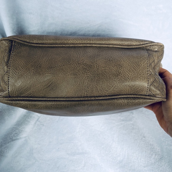 Sam & Hadley Gray Faux Leather Hobo Bag Zipper Quilted Accent Large Size - Picture 5 of 10